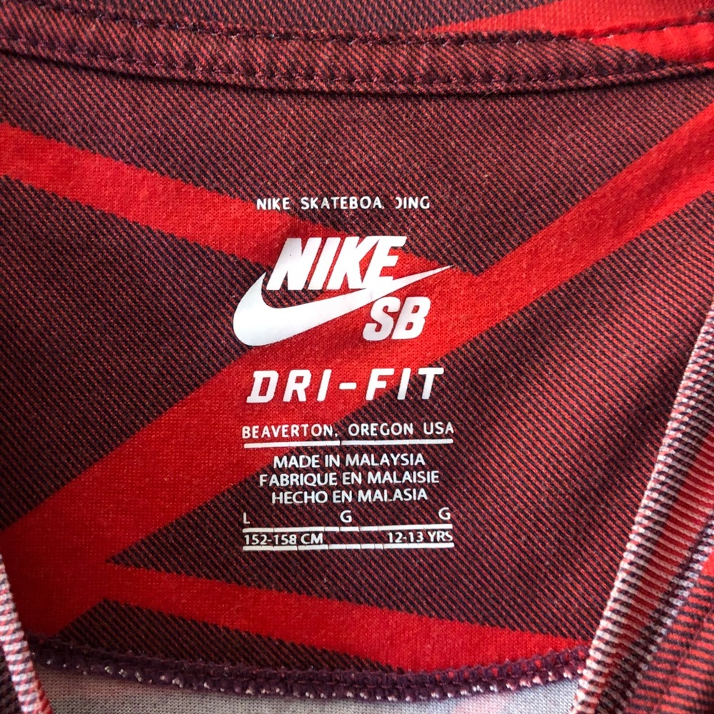 Nike Dri-Fit SB Tee - Picture 2 of 2